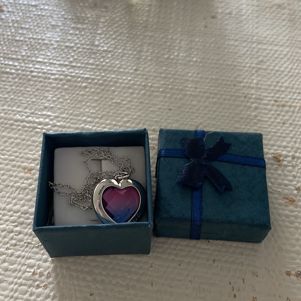 Silver chain pink heart necklace